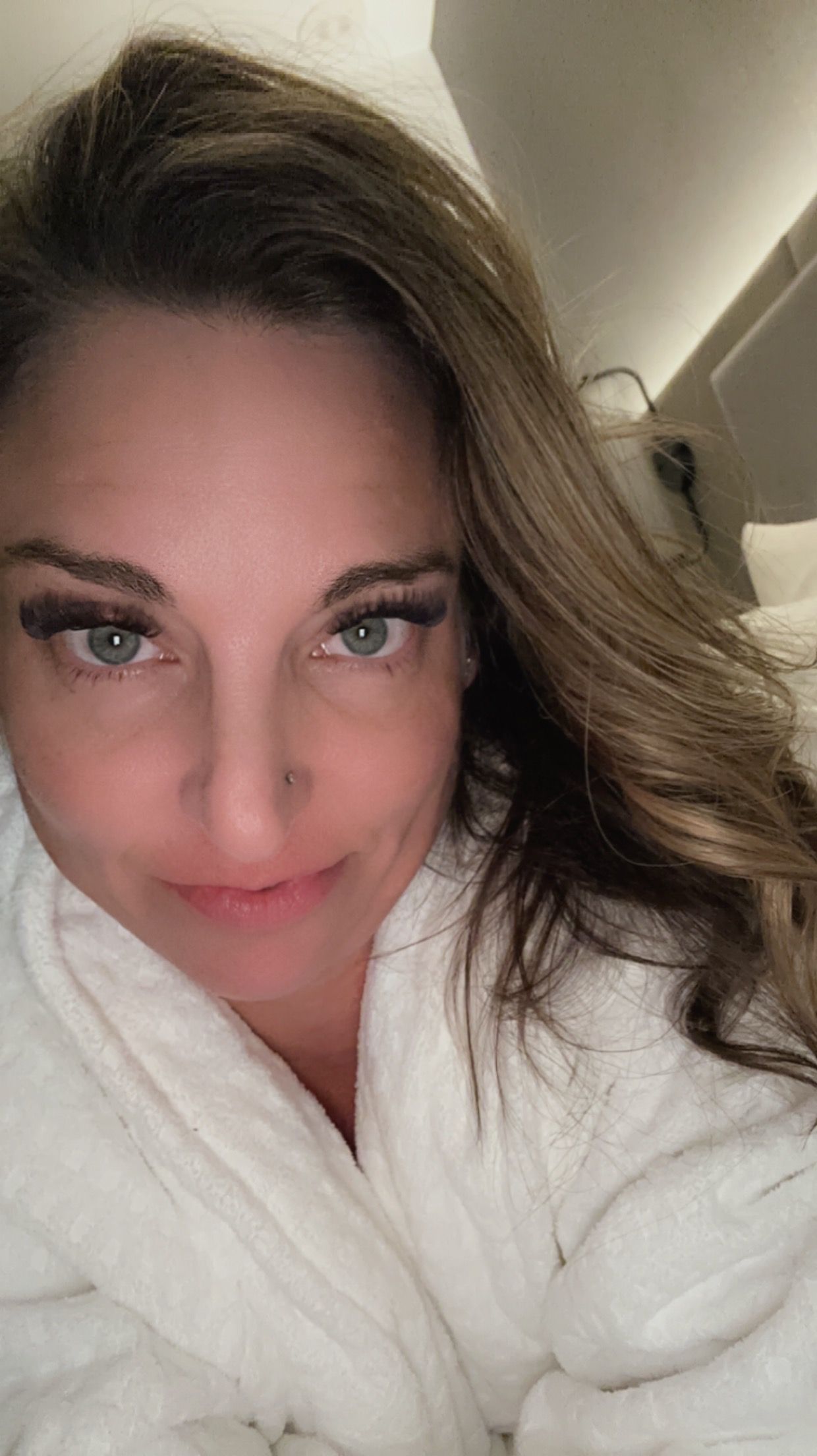 cuddlereagan - Professional Cuddler & Snuggle Buddy With Cuddle Companions